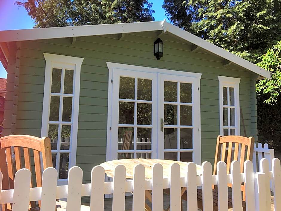 Woodland Cabin With private Wood-Fired Hot-Tub