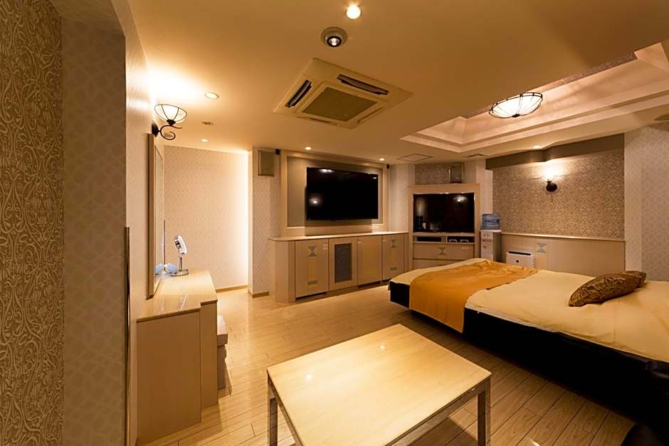 Hotel Luna Ikeda (Adult Only)