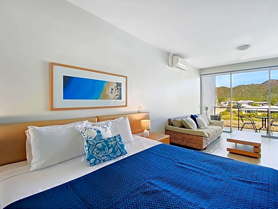 Blue on Blue Studio Room 1322