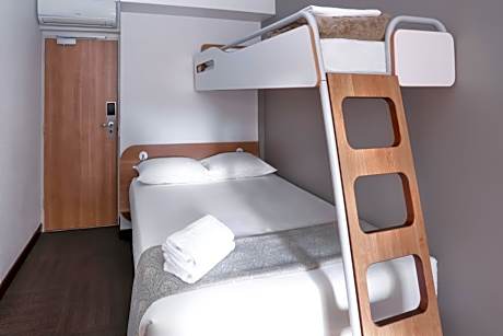 Standard Triple Room (Nonsmoking)