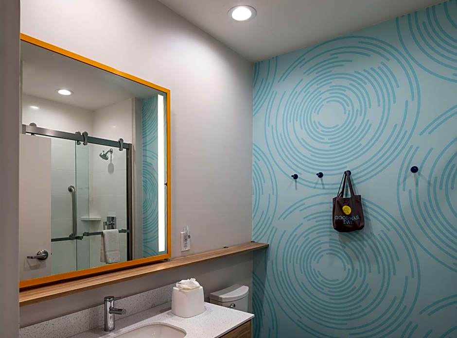 Tru by Hilton Garland, TX