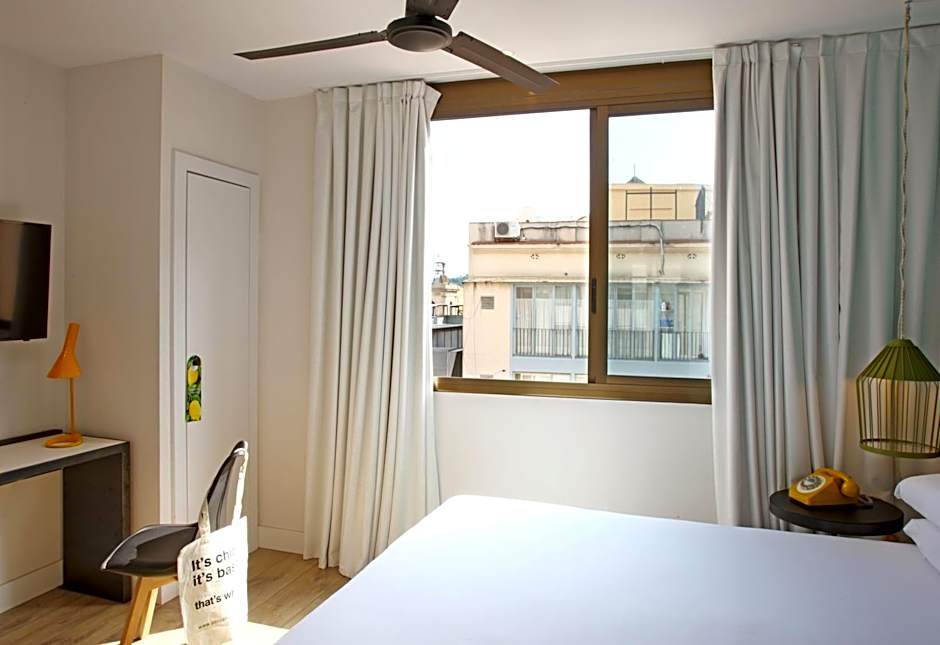 Chic & Basic Lemon Boutique Hotel
