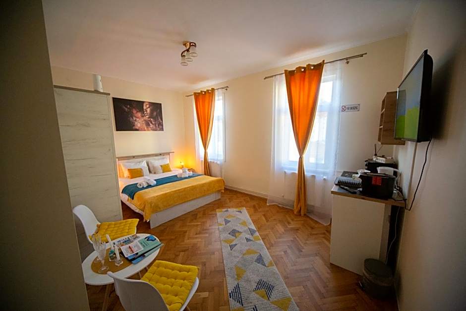 Happy Mood Apartments