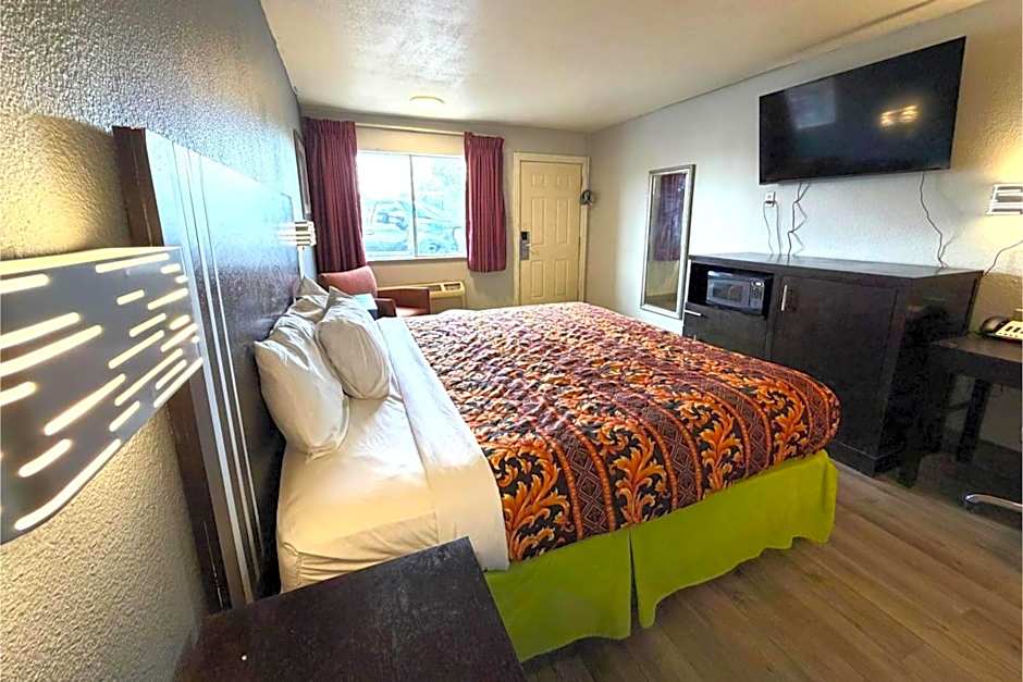 Regency Inn Three Rivers I-37