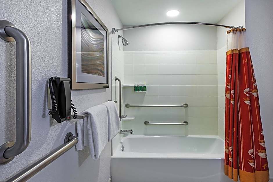 Courtyard by Marriott Tulsa Woodland Hills