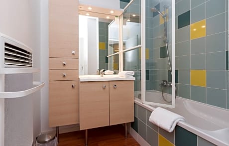 2 bedroom apartment for 6 people - facing the sea