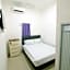 OYO 93756 Qq Kost Near Pantai Kebesaran Beach