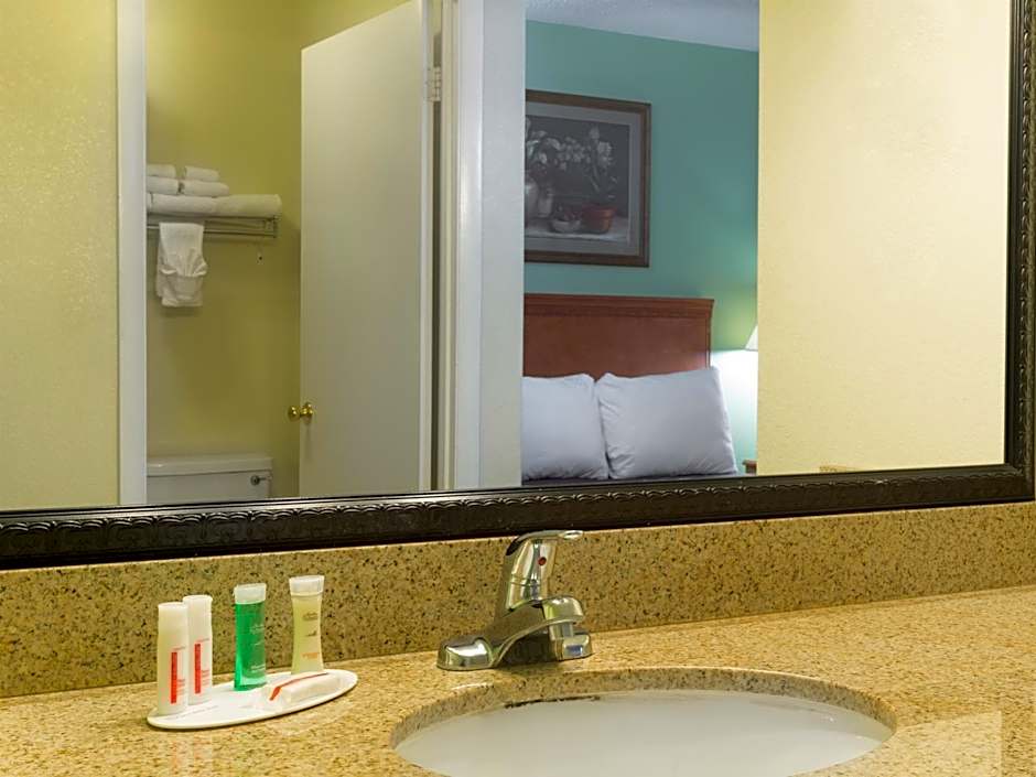 Hj Express Inn Tallahassee – Tallahassee, FL