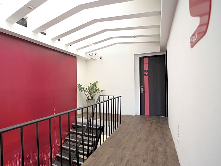 CheQinn Hostel - Sukhumvit 4 Nana Plaza