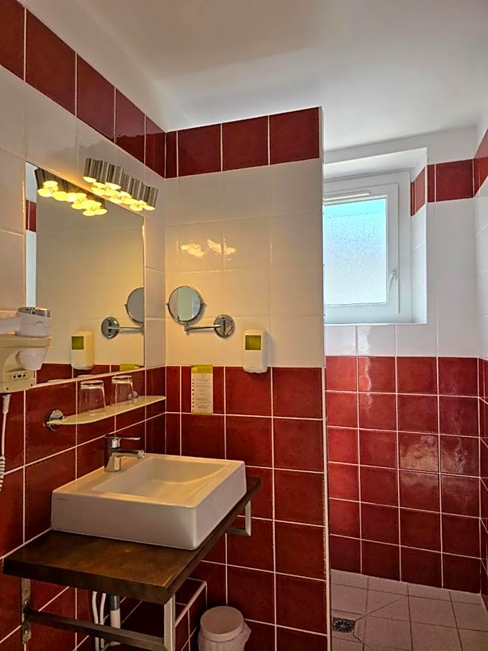 Brit Hotel des Halles