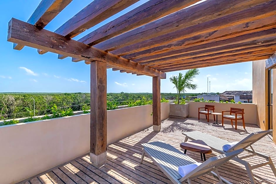 Aloft Tulum