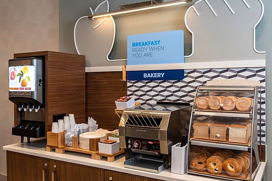 Holiday Inn Express Hotel & Suites North Bay By IHG