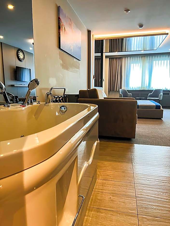 Triada Hotel Karakoy