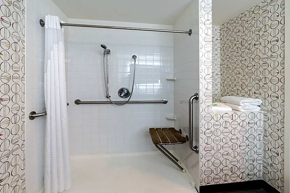 Holiday Inn Hotel And Suites Pittsfield-Berkshires By IHG