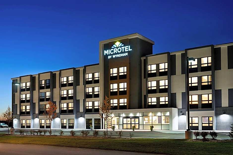 Microtel Inn & Suites by Wyndham Aurora