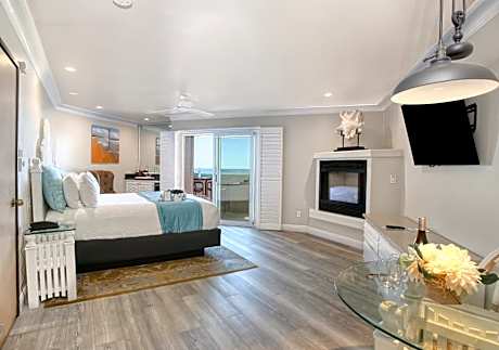Deluxe King Room with Ocean View