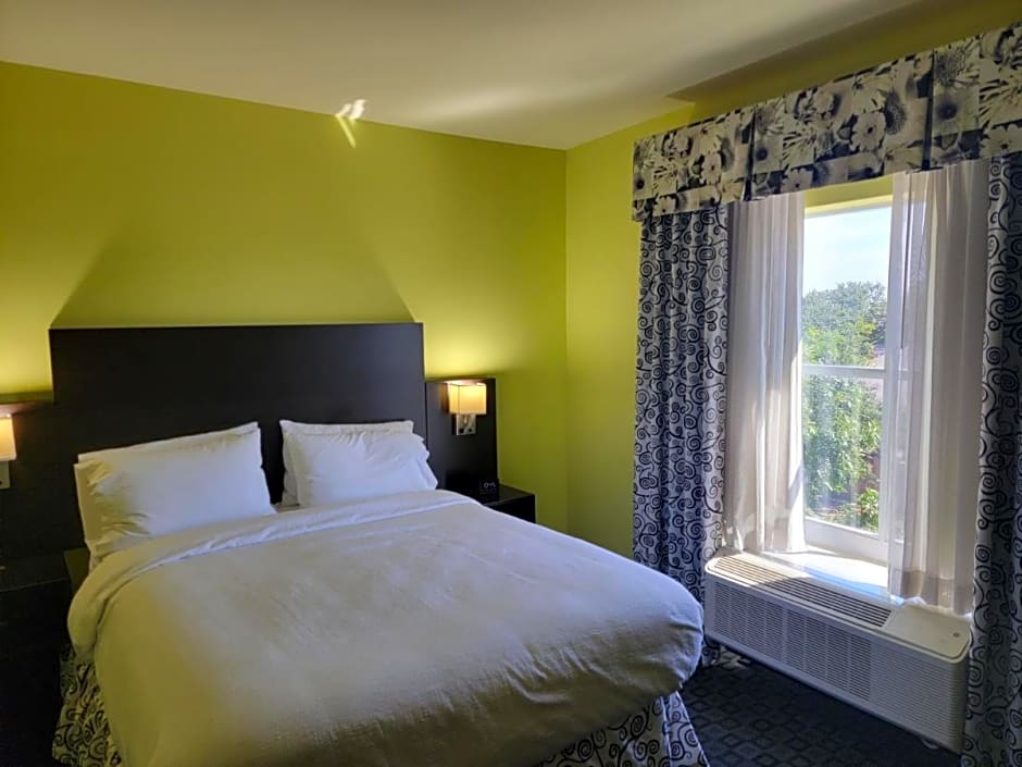 Holiday Inn Garland By IHG
