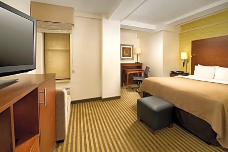 King Room - Accessible/Non-Smoking