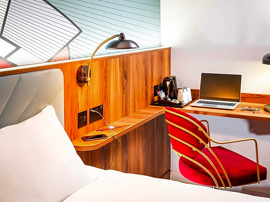 IBIS STYLES London Heathrow East