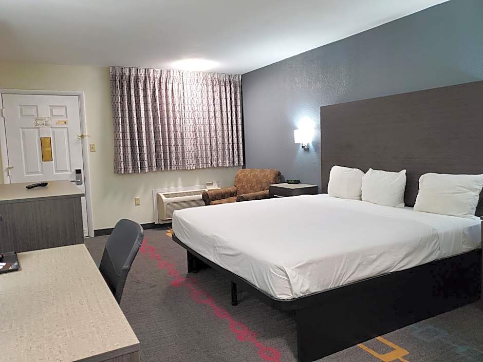 Days Inn by Wyndham Lawton