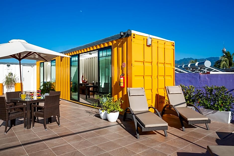 Container Inn