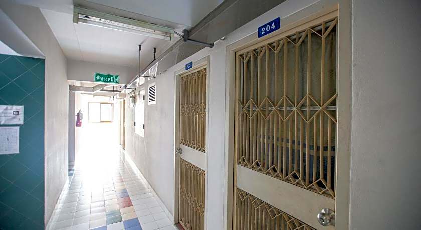 D haus Ngamwongwan Residence