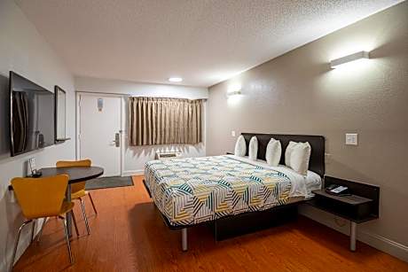 Deluxe King Room - Smoking