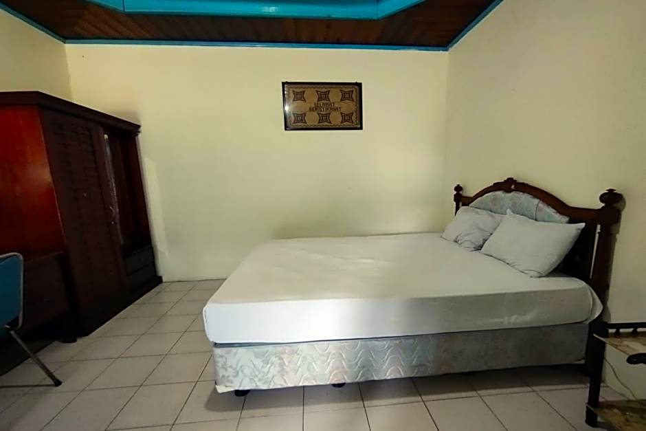 OYO 93485 Hotel Kenzie Sentani