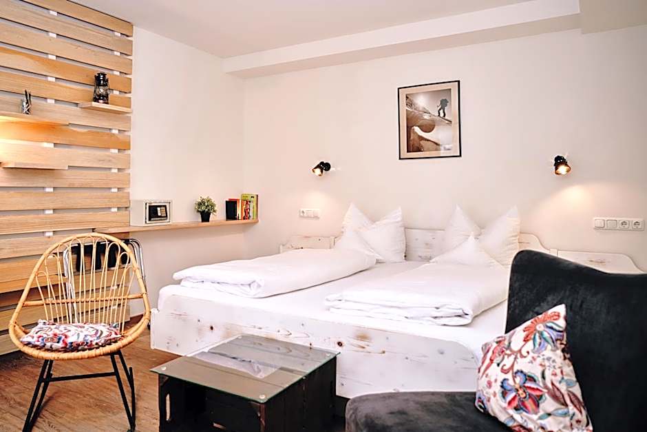 Photo 1 of 8 of Studio Apartment