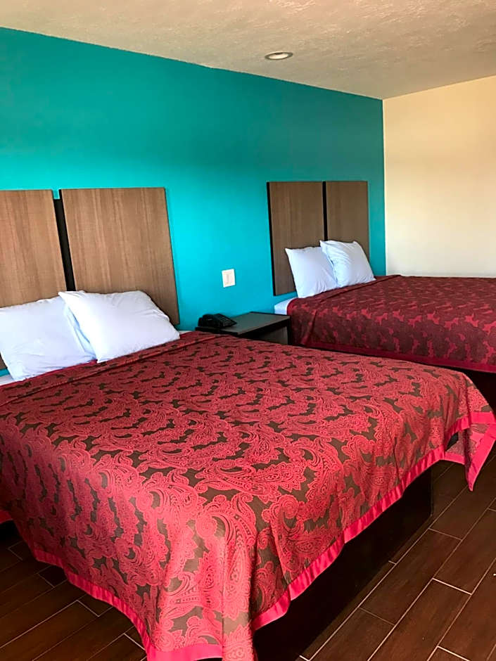 Moonlight Inn & Suites