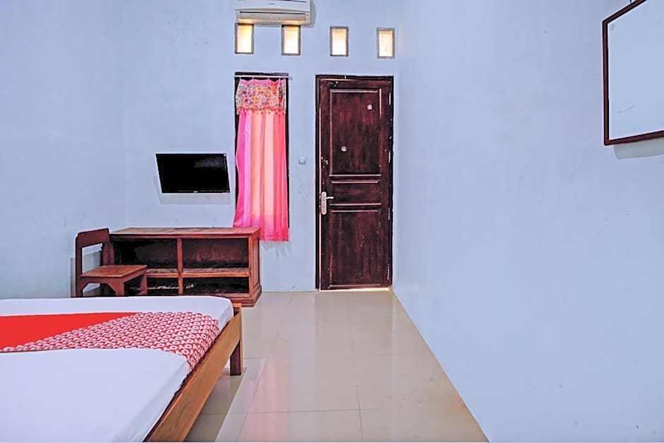 OYO Life 93036 Eddy Homestay Syariah