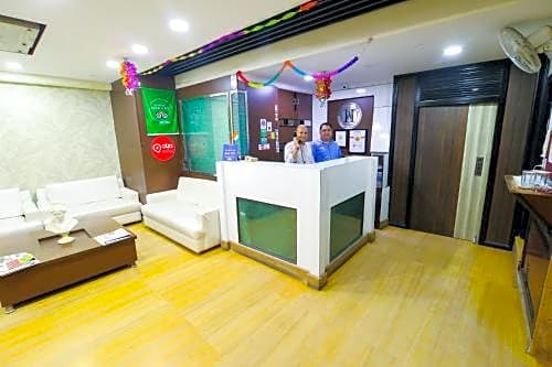 Capital O 2382 Hotel White House Continental