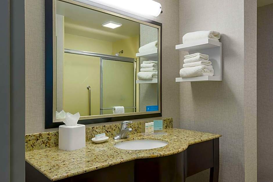Hampton Inn By Hilton & Suites National Harbor/Alexandria Area