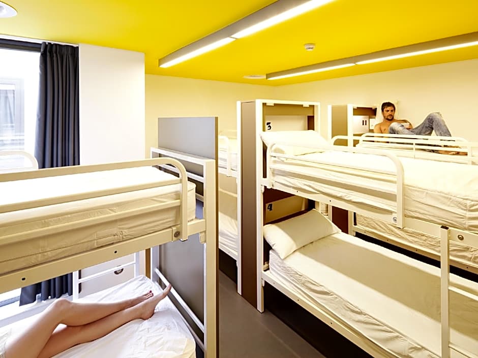 Amistat Beach Hostel