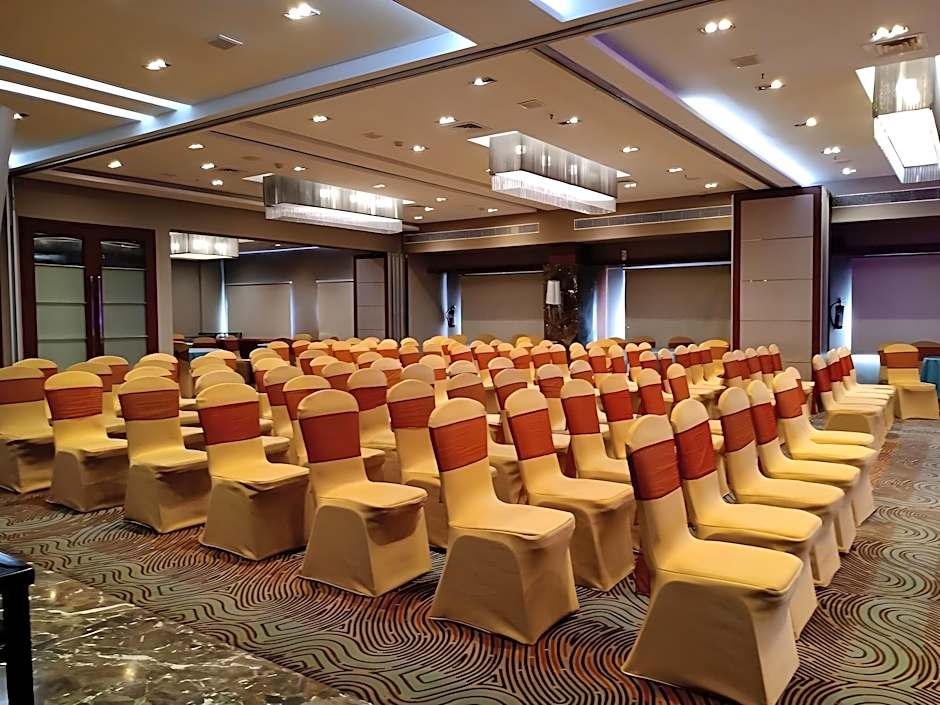 Royal Orchid Central Akota - Vadodara