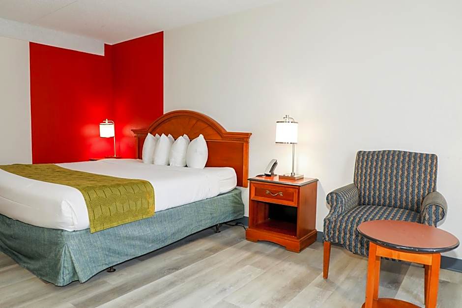 Ramada by Wyndham Cumberland Downtown