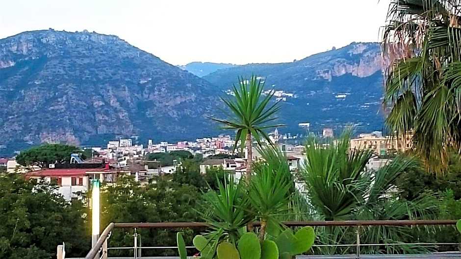 Seven Hostel & Rooms