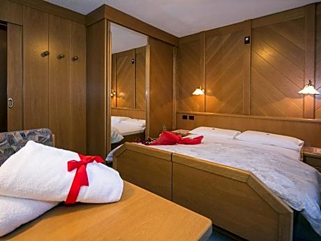 Superior One-Bedroom Apartment