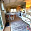 Luxury Shepherds Hut with Superb Views & Fire Pit & walking distance to a superb Gastro Pub