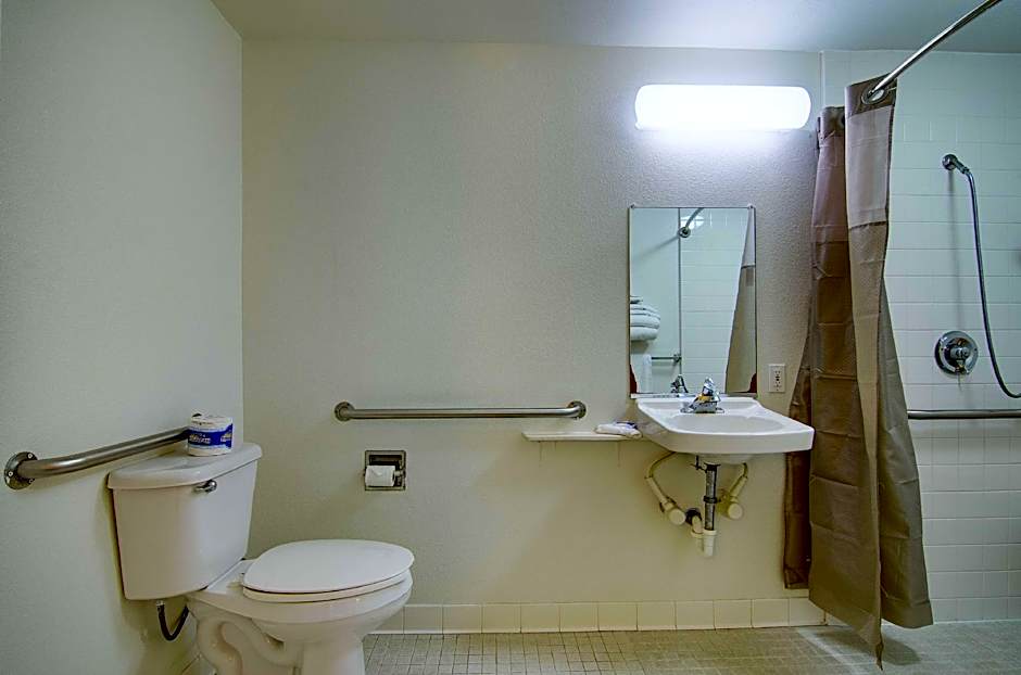 Motel 6-Salina, KS