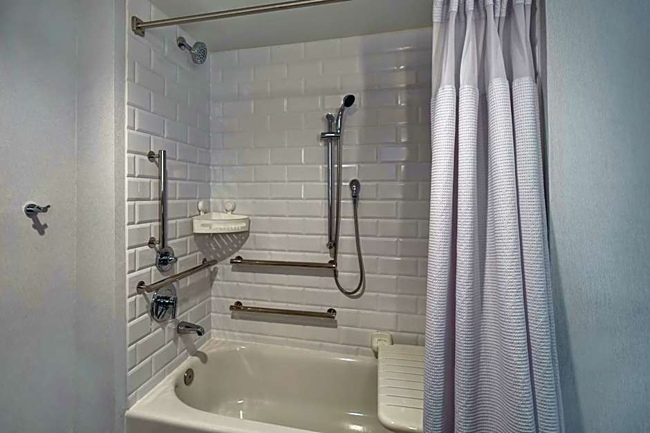 Four Points by Sheraton Boston Newton