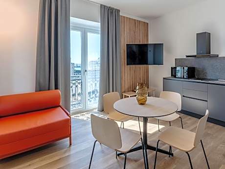 One-Bedroom Apartment with City View