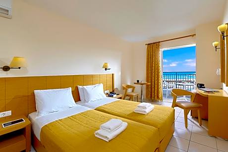Double Room with Front Sea View