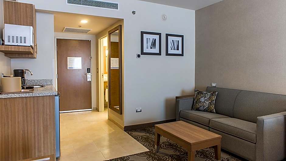 Holiday Inn Express & Suites Chihuahua Juventud By IHG