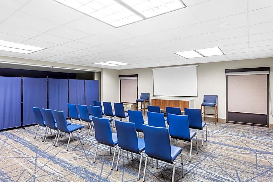 Holiday Inn Express Hotel & Suites Charleston-Southridge By IHG