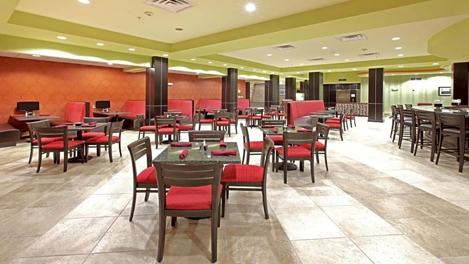 Holiday Inn Garland By IHG