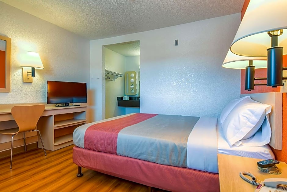 Motel 6-Rowland Heights, CA - Los Angeles - Pomona