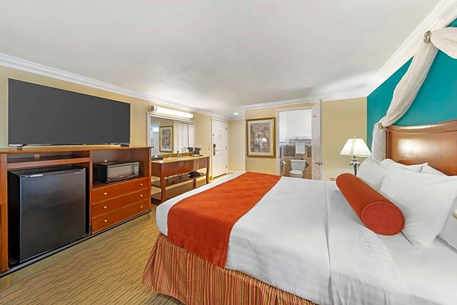 Best Western Harbour Inn & Suites Huntington - Sunset Beach