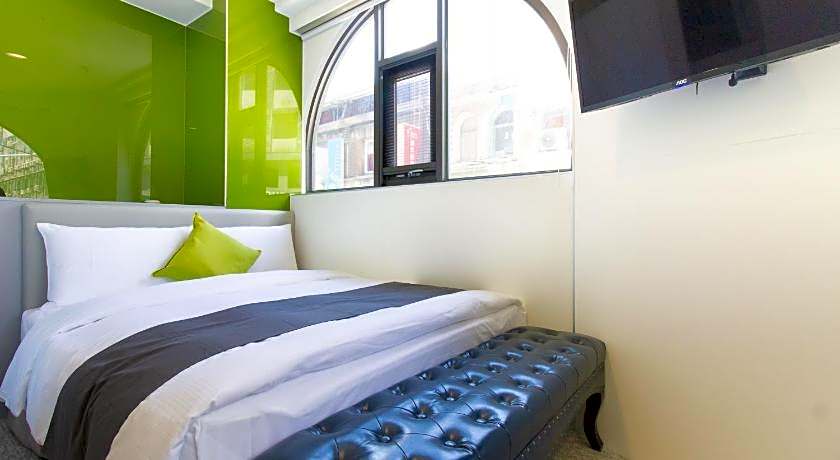 T.O.Hotel-Main Station