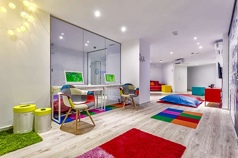 Fergus Style Cala Blanca Suites